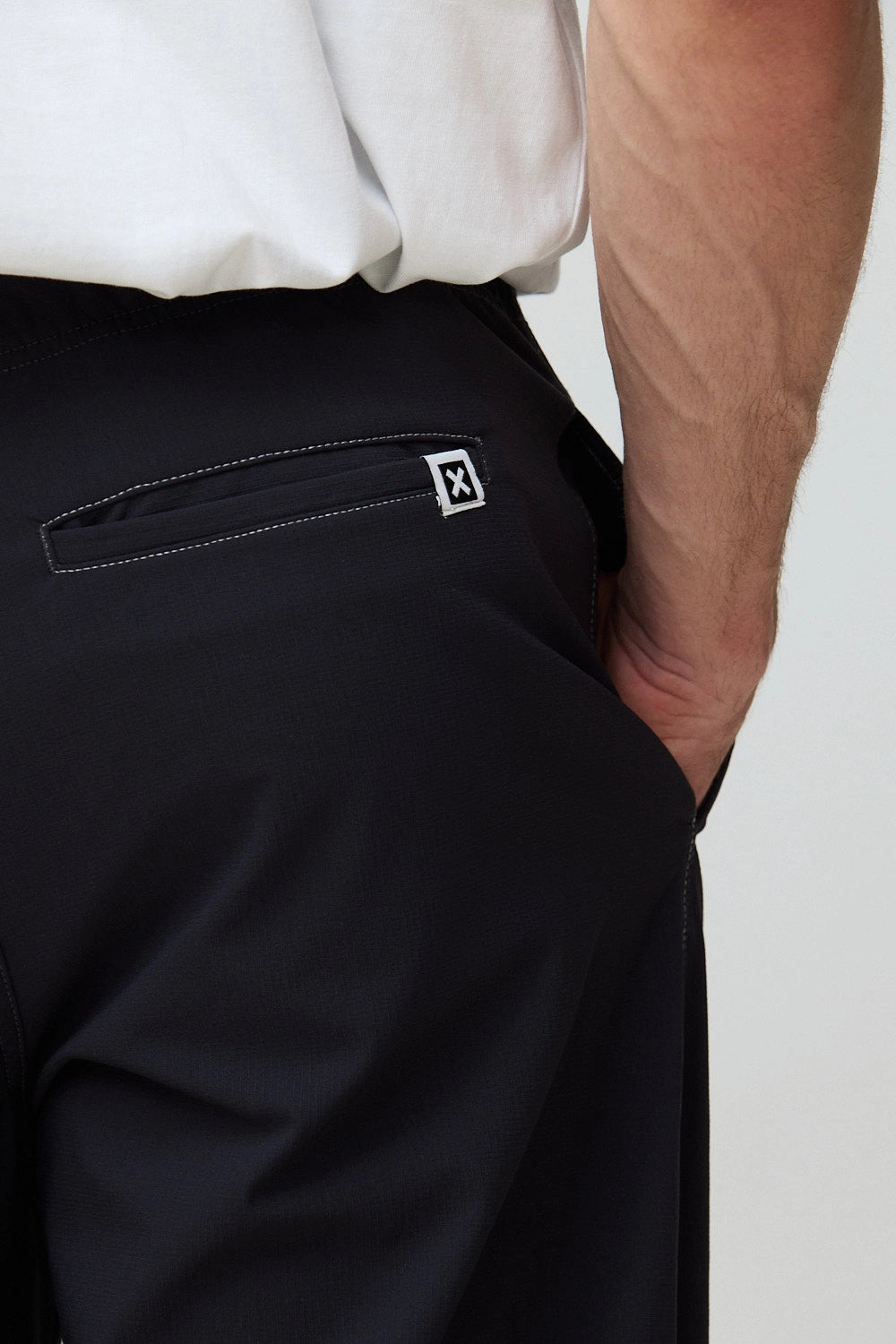 BLACK HIGH STRAIGHT PANT