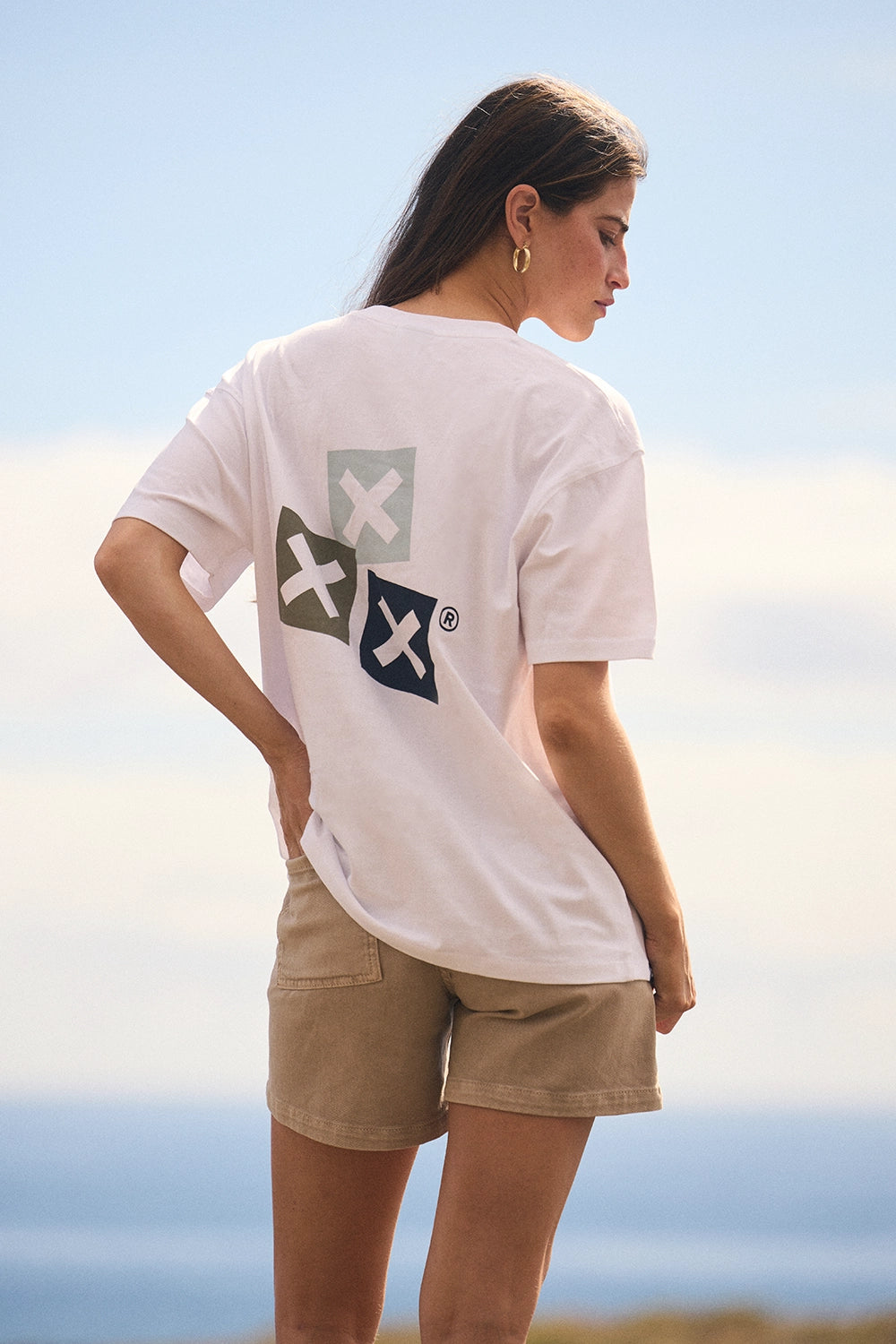 WHITE GRAVITY TEE