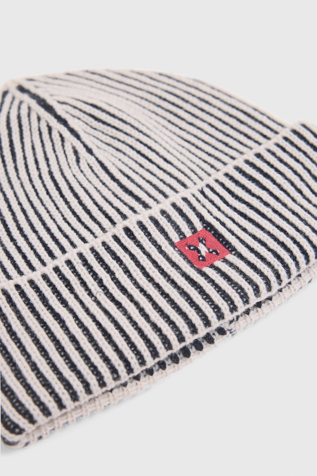 WHITE RIB BEANIE